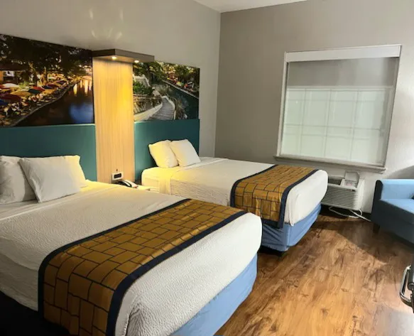 Days Inn & Suites by Wyndham San Antonio near Frost Bank Ctr 5