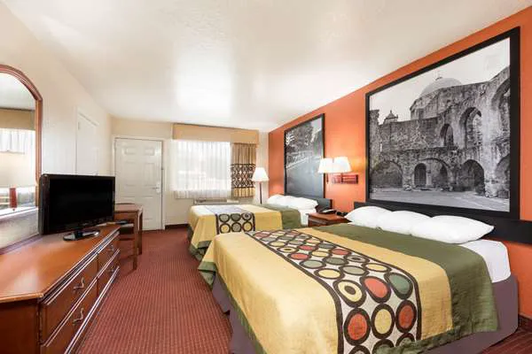 Super 8 by Wyndham San Antonio at I-10 5