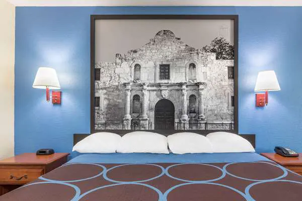 Super 8 by Wyndham San Antonio at I-10 5