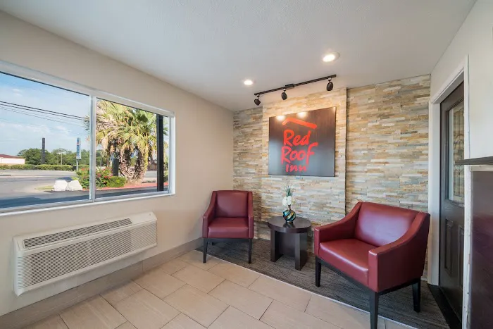 Red Roof Inn San Antonio E – Frost Bank Center 5