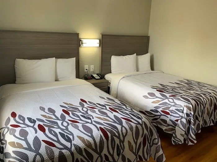 Red Roof Inn San Antonio E – Frost Bank Center 5