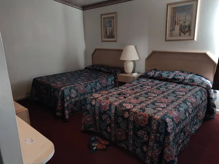 TownHouse Inn 5