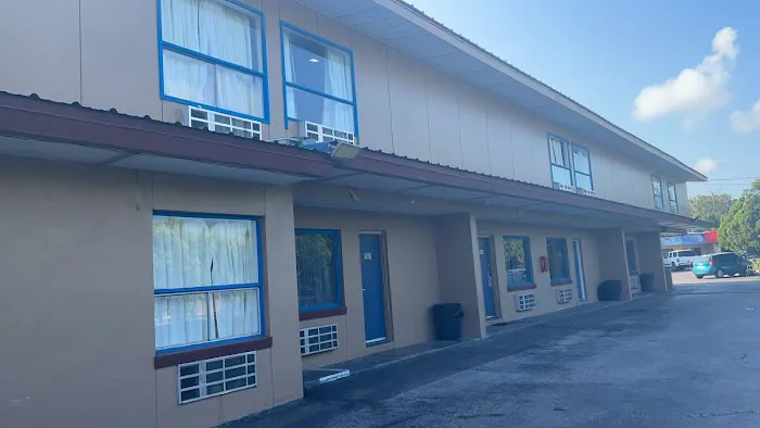 TownHouse Inn 5