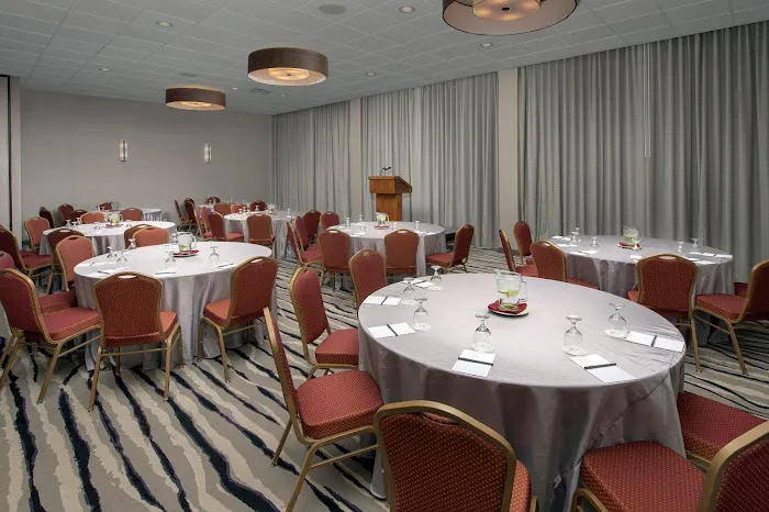 Crowne Plaza San Antonio Airport by IHG 5