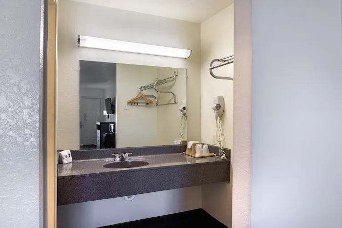 OYO Inn & Suites Medical Center San Antonio 5