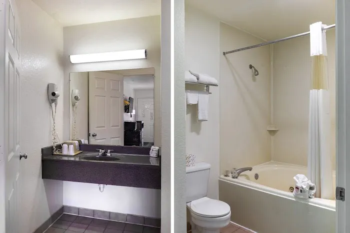 OYO Inn & Suites Medical Center San Antonio 5