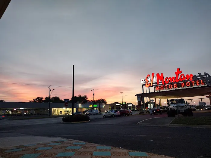 El Montan Motel 5