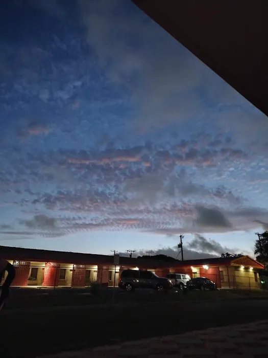 El Montan Motel 5