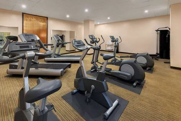 La Quinta Inn & Suites by Wyndham San Antonio Medical Ctr NW 5