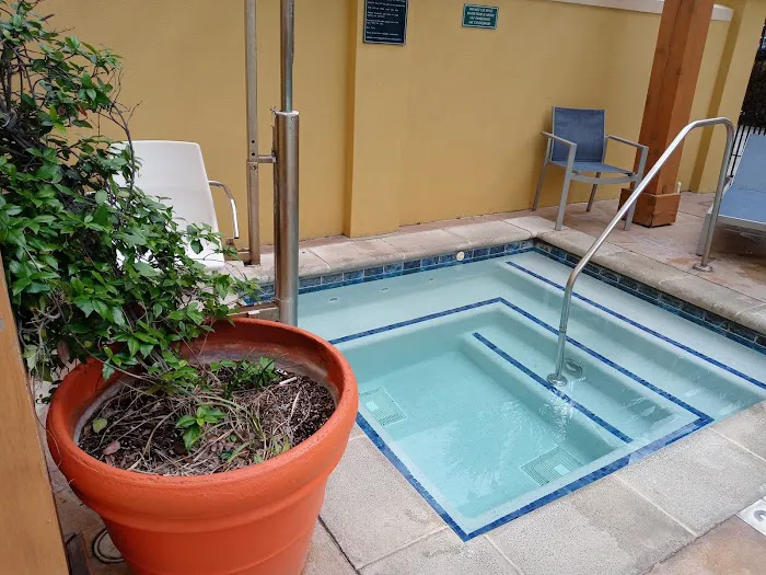 La Quinta Inn & Suites by Wyndham San Antonio Medical Ctr NW 5