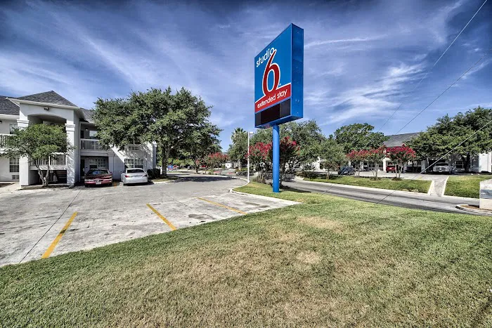 Studio 6 San Antonio, TX - Medical Center 5