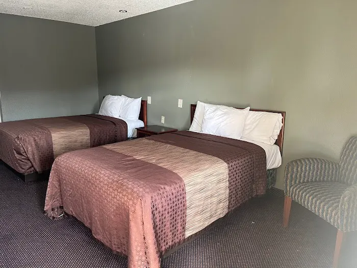 Hallmark Inn & Suites 5