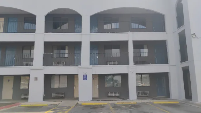 Hallmark Inn & Suites 5