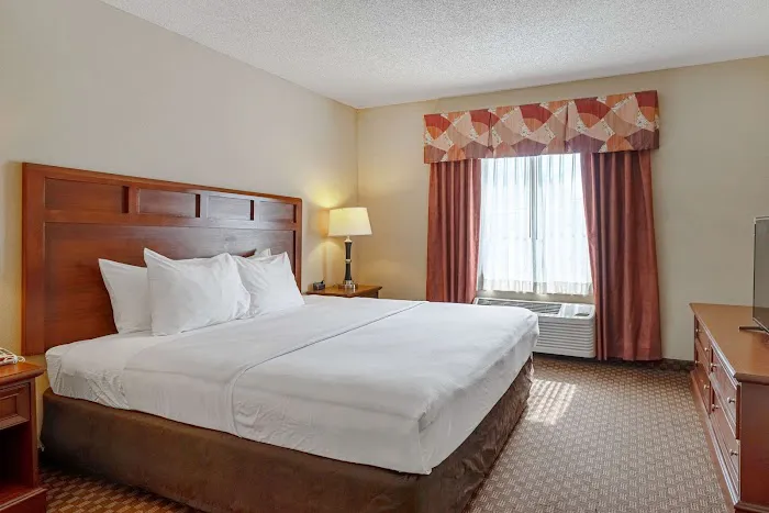 Quality Suites San Antonio Northeast 5