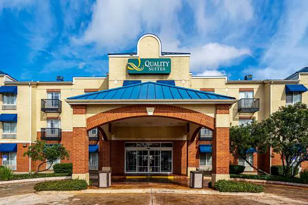Quality Suites San Antonio Northeast 5