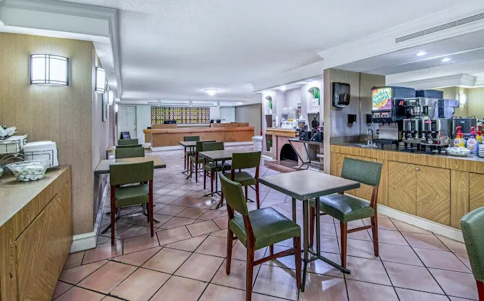Coratel Inn and Suites By Jasper Wonderland 5