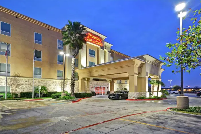 Hampton Inn & Suites San Antonio/Northeast I-35 5