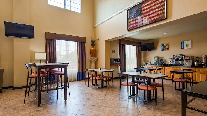 Best Western Windsor Pointe Hotel & Suites-Frost Bank Center 5