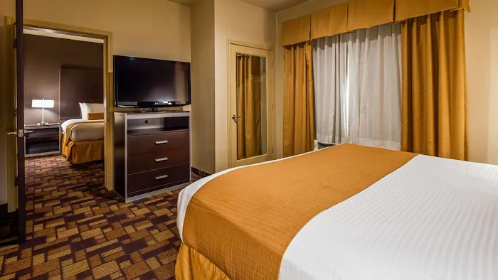 Best Western Windsor Pointe Hotel & Suites-Frost Bank Center 5