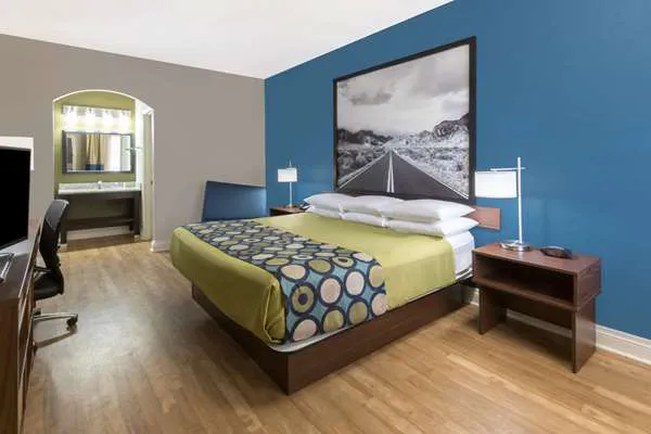 Super 8 by Wyndham San Antonio Near Fort Sam Houston 5