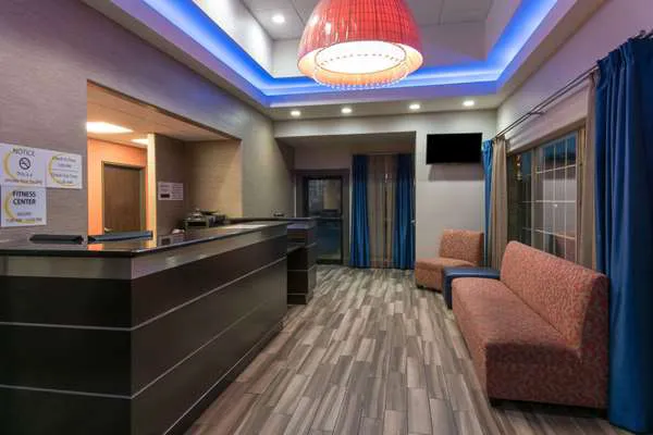 Super 8 by Wyndham San Antonio Near Fort Sam Houston 5