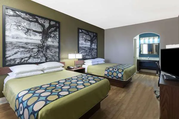 Super 8 by Wyndham San Antonio Near Fort Sam Houston 5
