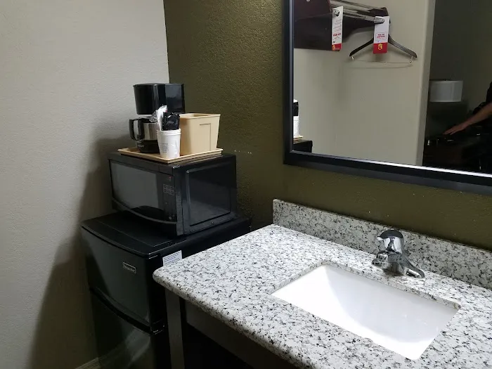 Super 8 by Wyndham San Antonio Near Fort Sam Houston 5