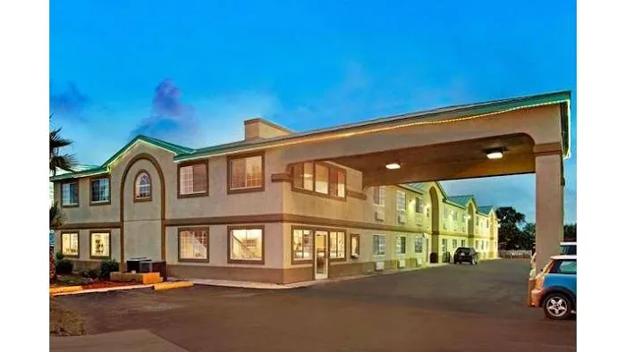 Days Inn by Wyndham San Antonio Airport 5