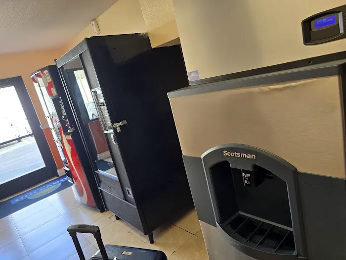 Days Inn by Wyndham San Antonio Airport 5