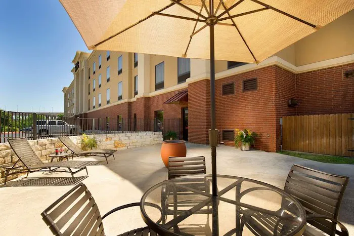 Hampton Inn & Suites San Antonio-Airport 5