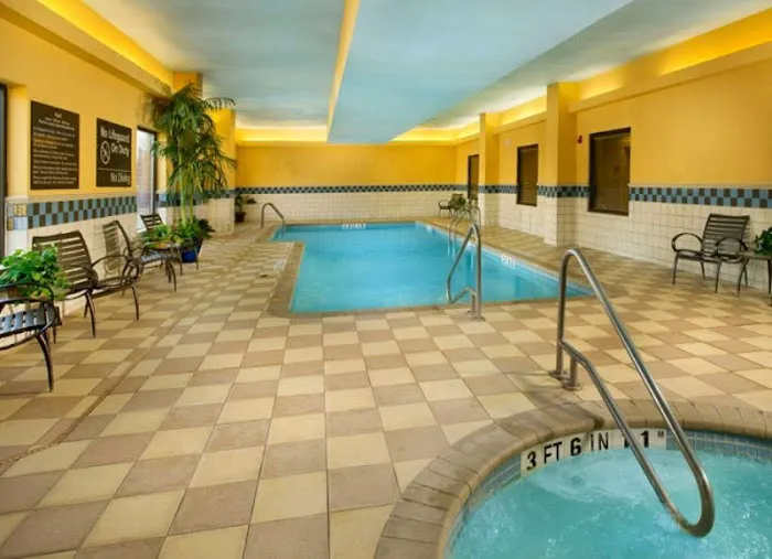 Hampton Inn & Suites San Antonio-Airport 5