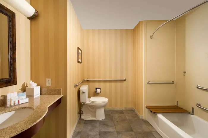 Hampton Inn & Suites San Antonio-Airport 5