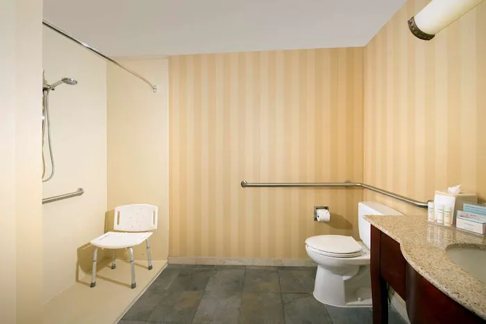 Hampton Inn & Suites San Antonio-Airport 5