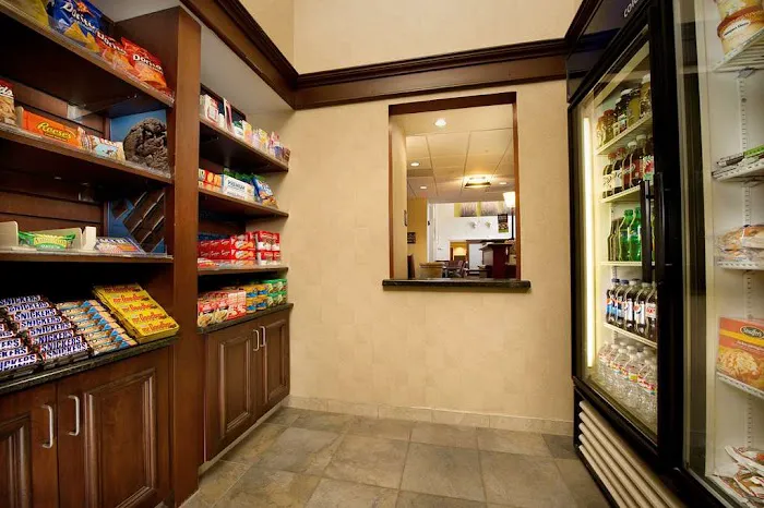 Hampton Inn & Suites San Antonio-Airport 5