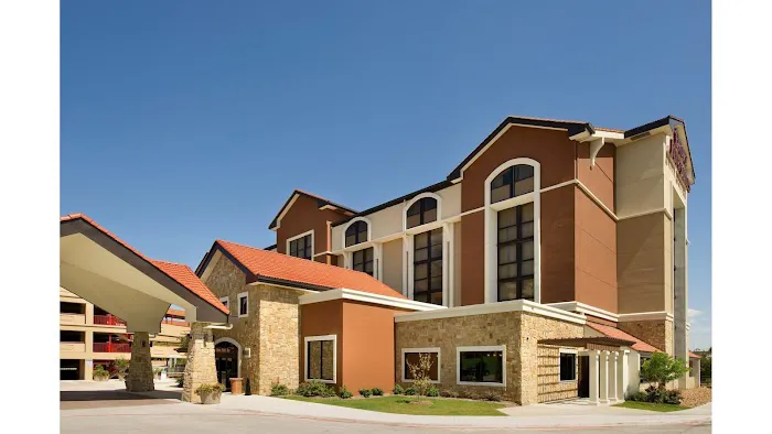 Drury Plaza Hotel San Antonio Airport 5