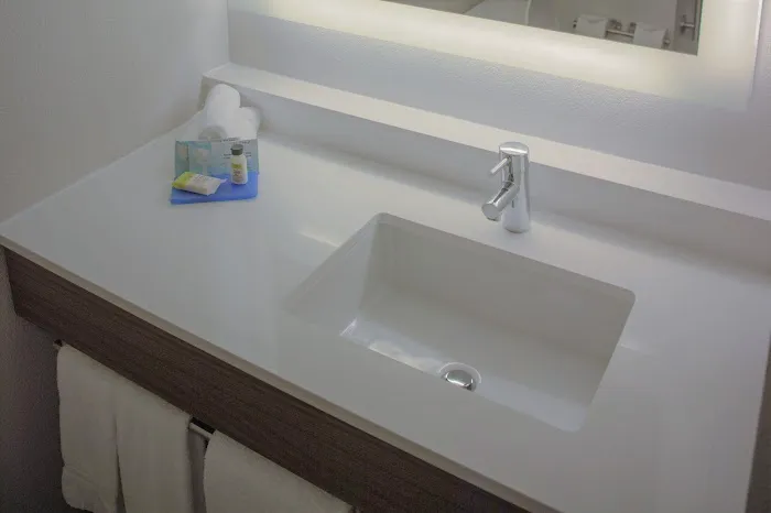 Holiday Inn Express San Antonio-Airport by IHG 5