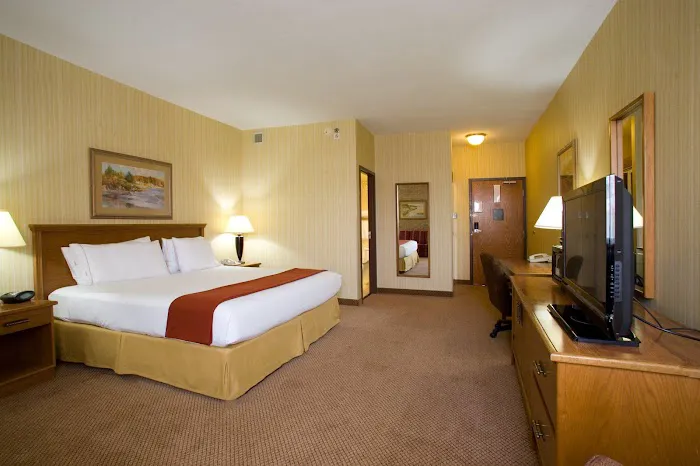 Holiday Inn Express San Antonio-Airport by IHG 5