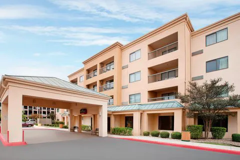 Courtyard San Antonio Airport/North Star Mall 5