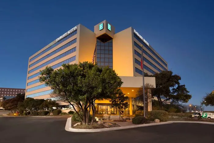 Embassy Suites by Hilton San Antonio Airport 5