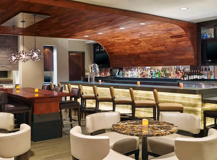 DoubleTree by Hilton San Antonio Airport 5