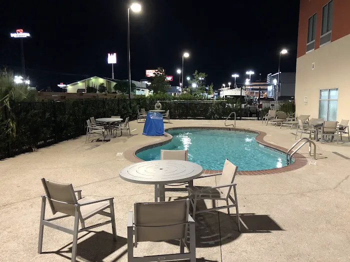 Holiday Inn Express & Suites San Antonio North - Windcrest by IHG 5