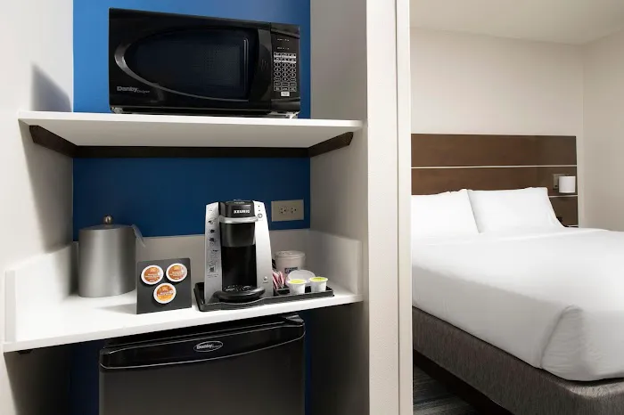 Holiday Inn Express & Suites San Antonio North - Windcrest by IHG 5