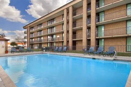 Pear Tree Inn Northeast - San Antonio 5