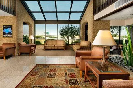 Pear Tree Inn Northeast - San Antonio 5