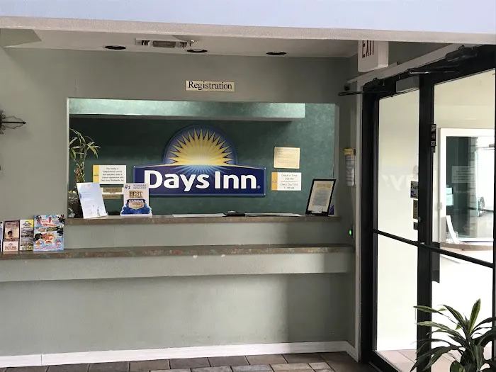 Days Inn by Wyndham San Antonio 5