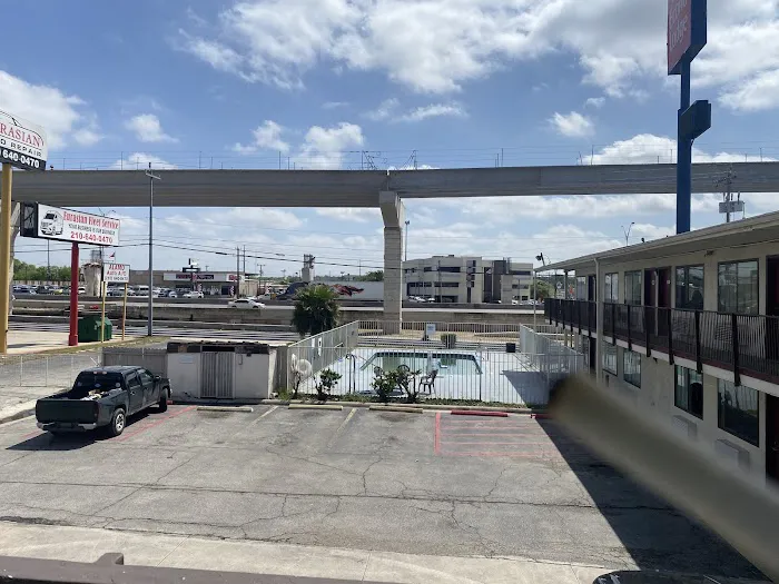 Econo Lodge San Antonio Northeast I-35 5