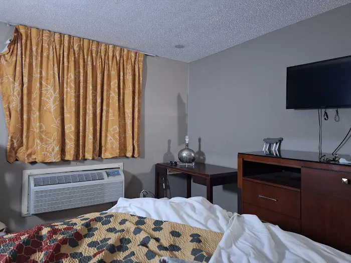 Econo Lodge San Antonio near SeaWorld - Medical Center 5