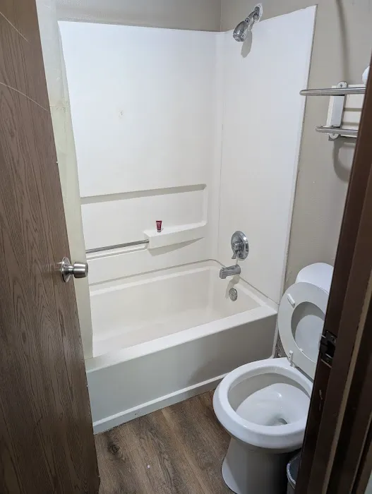 Econo Lodge San Antonio near SeaWorld - Medical Center 5