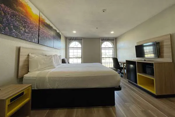 Days Inn by Wyndham Near Seaworld San Antonio 5