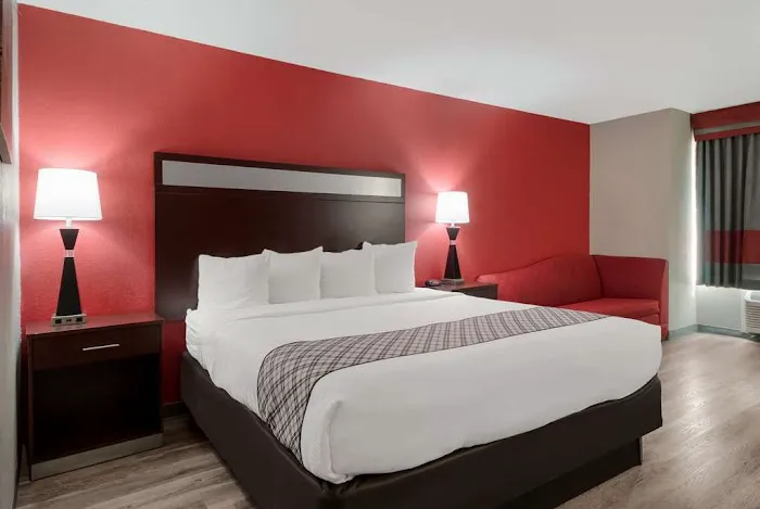 SureStay Plus by Best Western San Antonio North 5